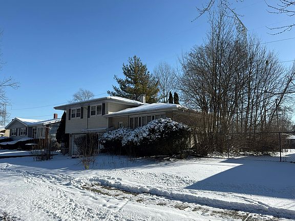 2nd image of 2939 E 190th St