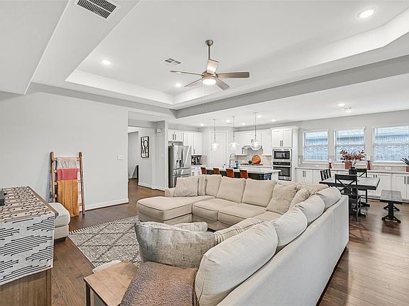 5th image of 2317 Trocadero Lane