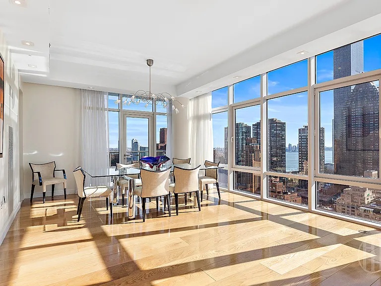 310 E 53rd St #24C — Photo 3
