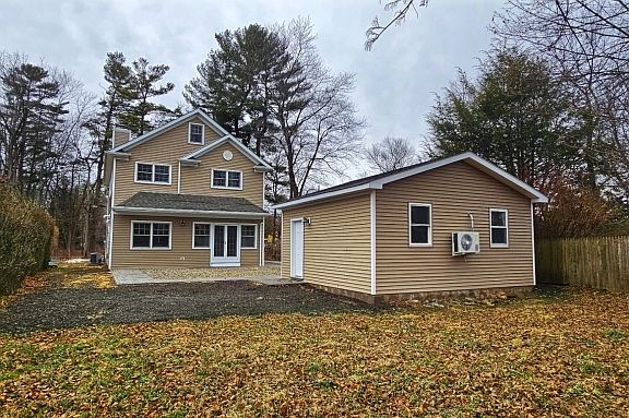 4th image of 27 Forest Rd