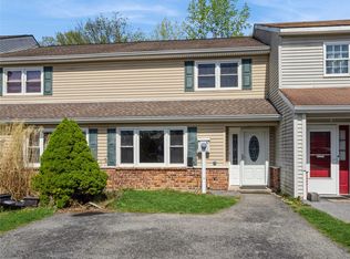 6 Coll Hollow Rd, Poughkeepsie, NY 12601