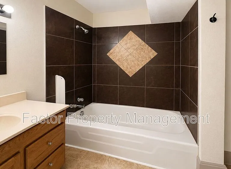103 Locust St #1 — Photo 7