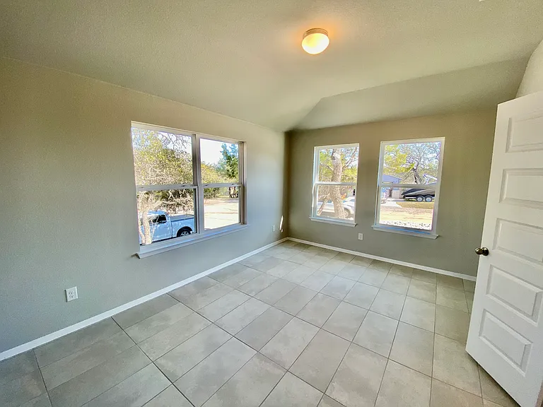 3702 Austin Cv — Photo 5