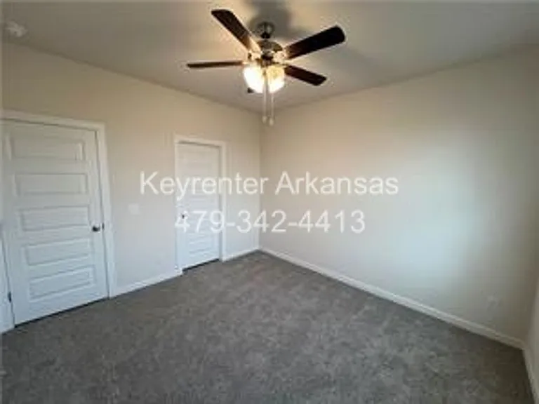 4808 Planetree St — Photo 16