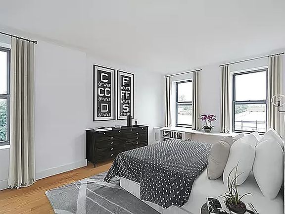 2nd image of 457 15th St APT 2D