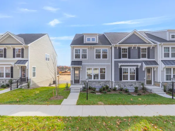 2209 Woodburn Rd, Charlottesville, VA 22901