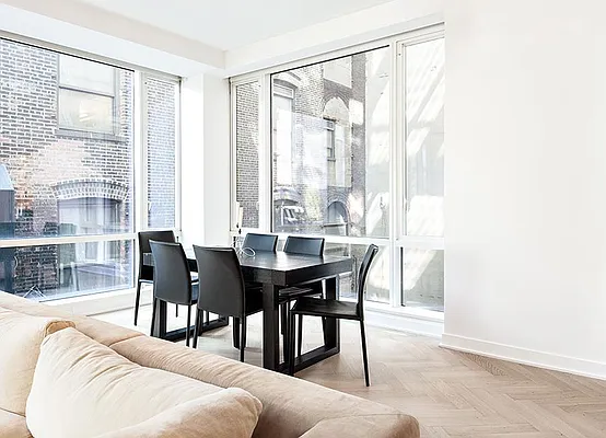 Sold by Warburg | media 6