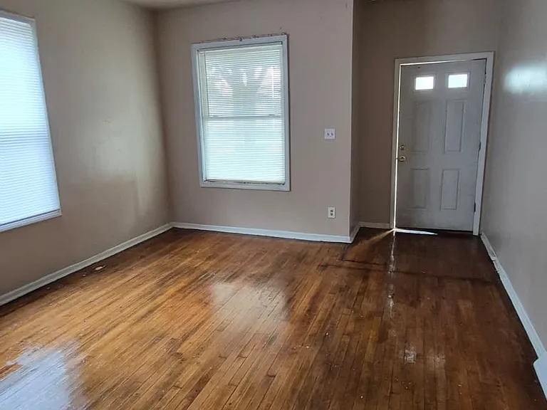 3834 N Port Washington Rd — Photo 3