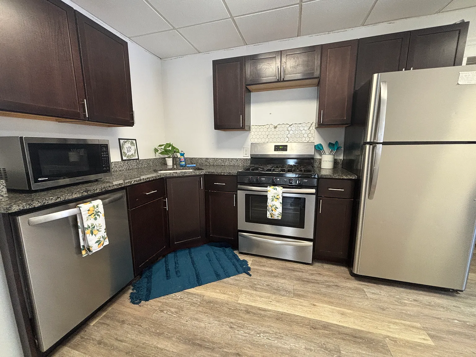 2 bed, 1924 sqft, $1,450 — Photo 2