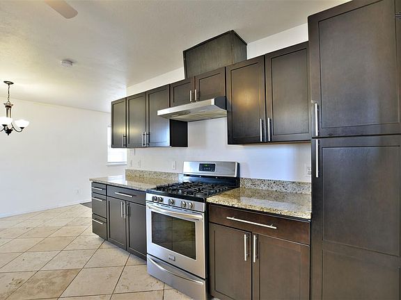 4th image of 3104 Mandell Cir