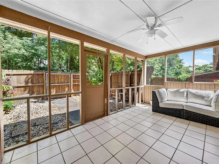 6117 Queen Anne Ct — Photo 24