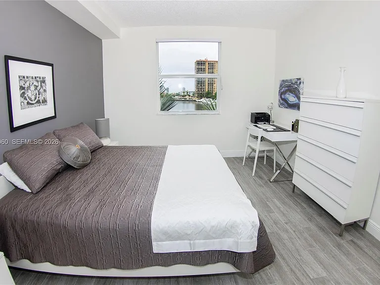 17150 N Bay Rd #2408 — Photo 18