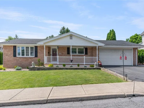 17 Dewey St, Roseto, PA 18013