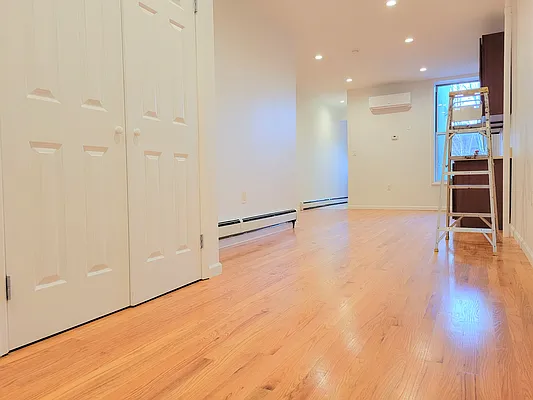 Rented by Virtual Real Estate | media 33