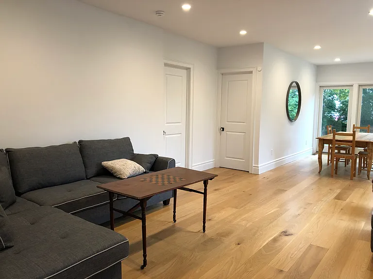 412 Carpenter St #1 — Photo 7