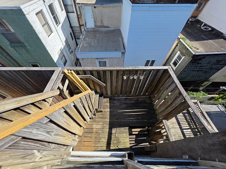 739 Clymer St — Photo 17