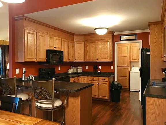 3rd image of 133 Alexander Knoll Dr