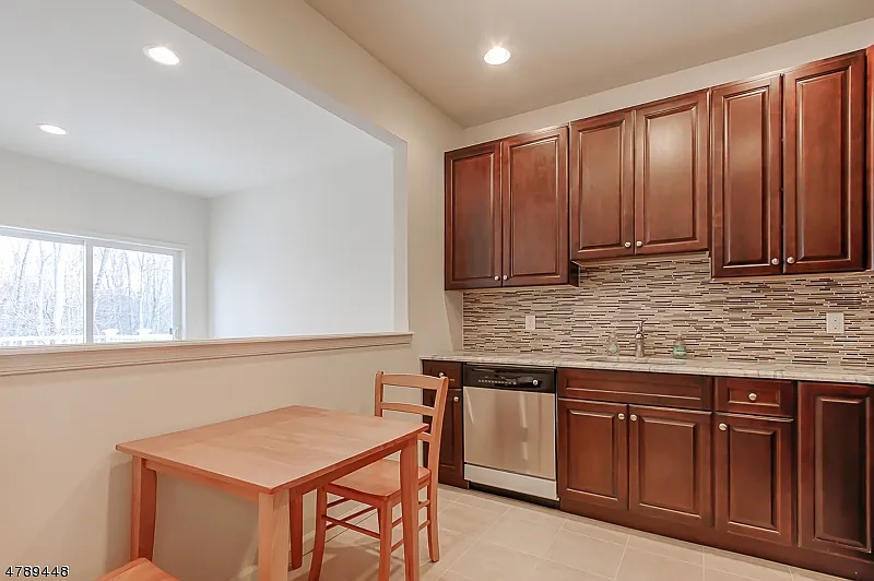 3 bed, 2.5 bath, $3,900 — Photo 3