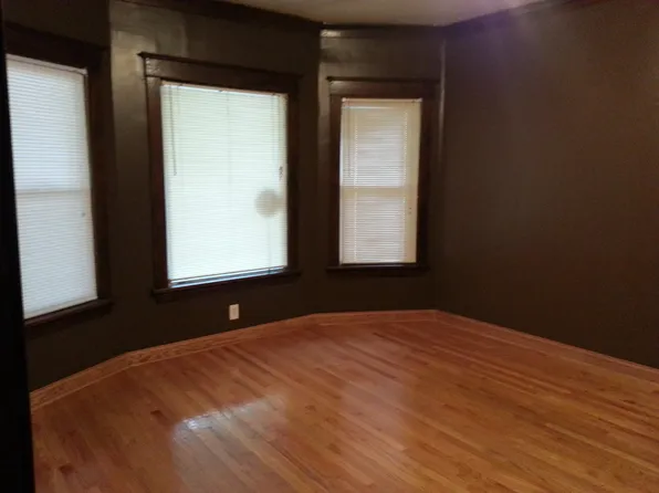 303 N Lockwood Ave #1, Chicago, IL 60644