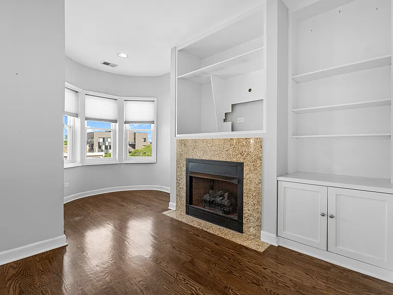 529 N Racine Ave #3 — Photo 11