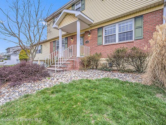 4th image of 108 Sturbridge Rd
