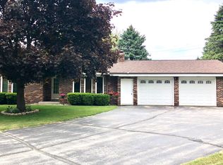 5333 Willowview Rd, Racine, WI 53402