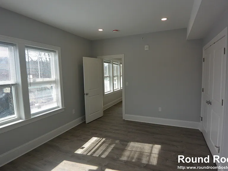120 Kenrick St #5 — Photo 4