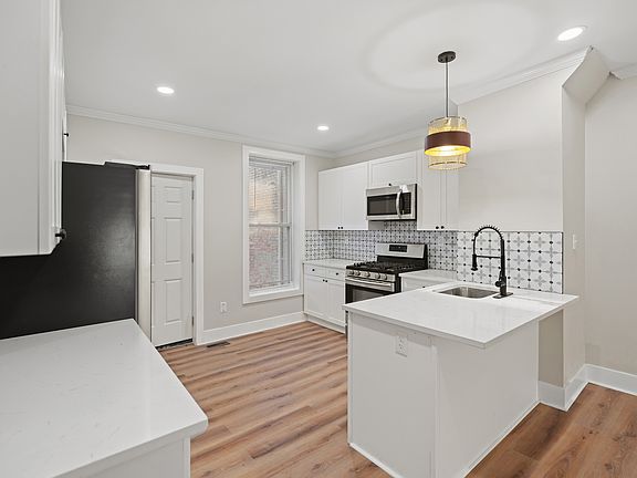4th image of 2625 Huntingdon Ave #1
