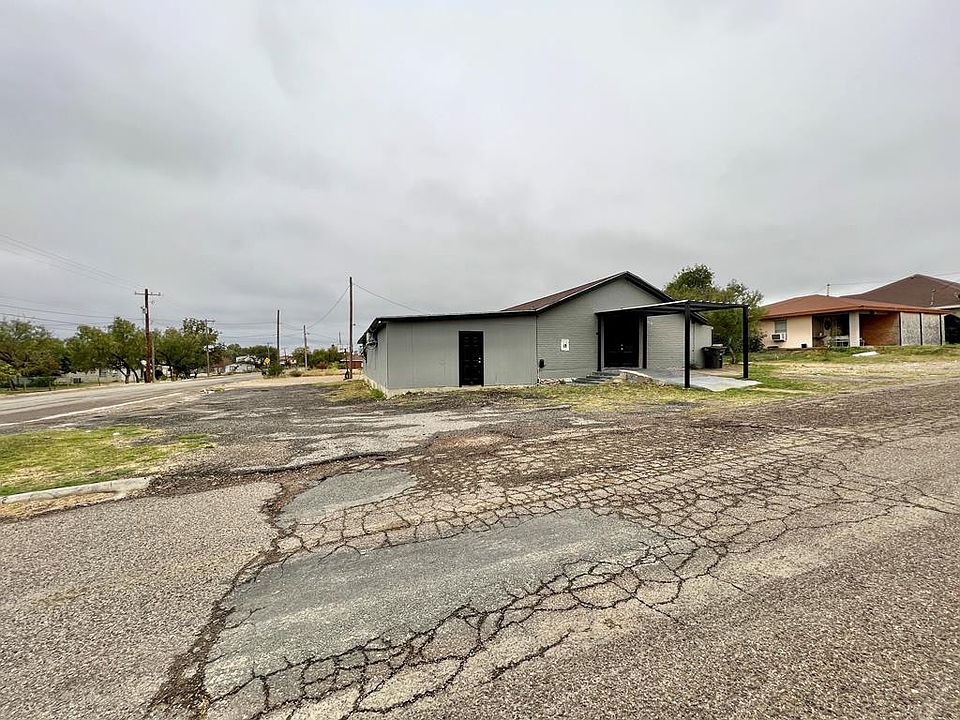 1st image of 406 Bonaza Hts