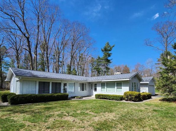 1647 Primrose St, East Tawas, MI 48730