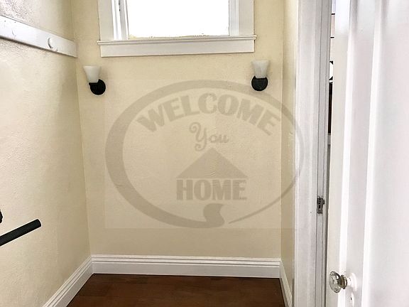 5th image of 1919 N Vermont Ave APT 5