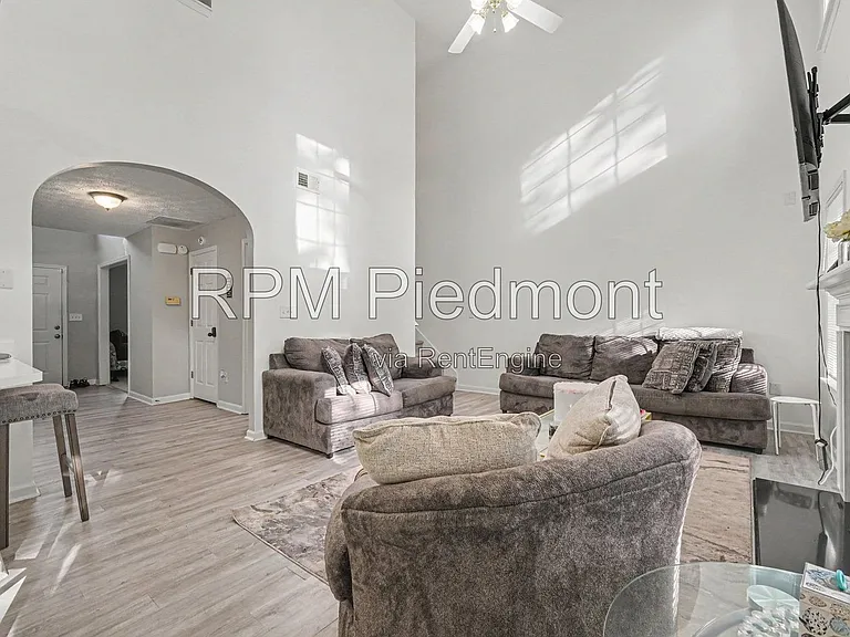 550 Claudel Ct SW — Photo 8