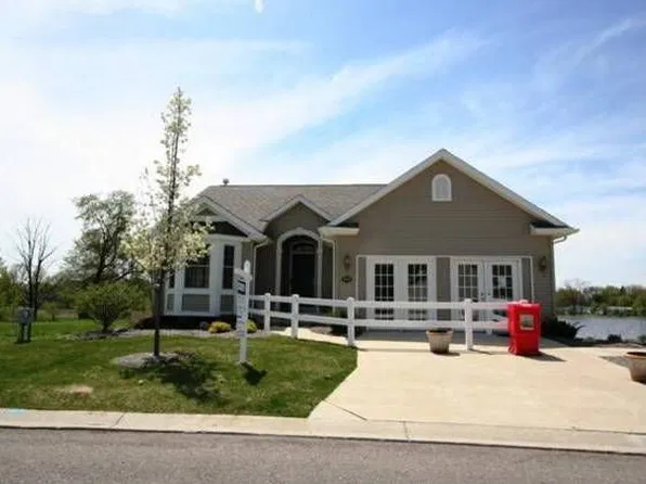 4470 Cross Creek Blvd, Burton, MI 48509
