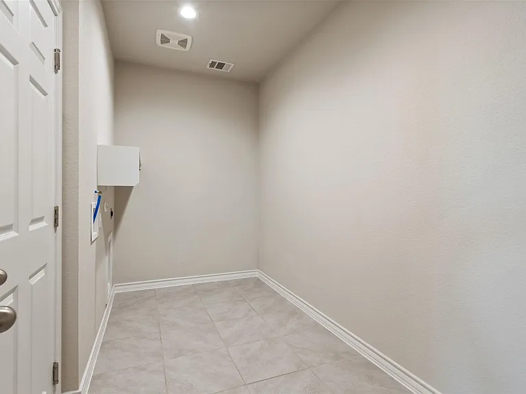 4004 Harbor Point Dr — Photo 33