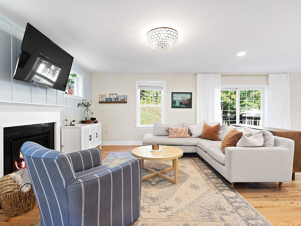 10 Adelaide Street, Hudson, NH 03051 Zillow