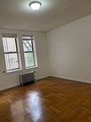5th image of 2100 Beekman Pl APT 2S