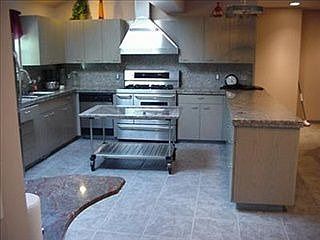 3rd image of 2785 Oak St
