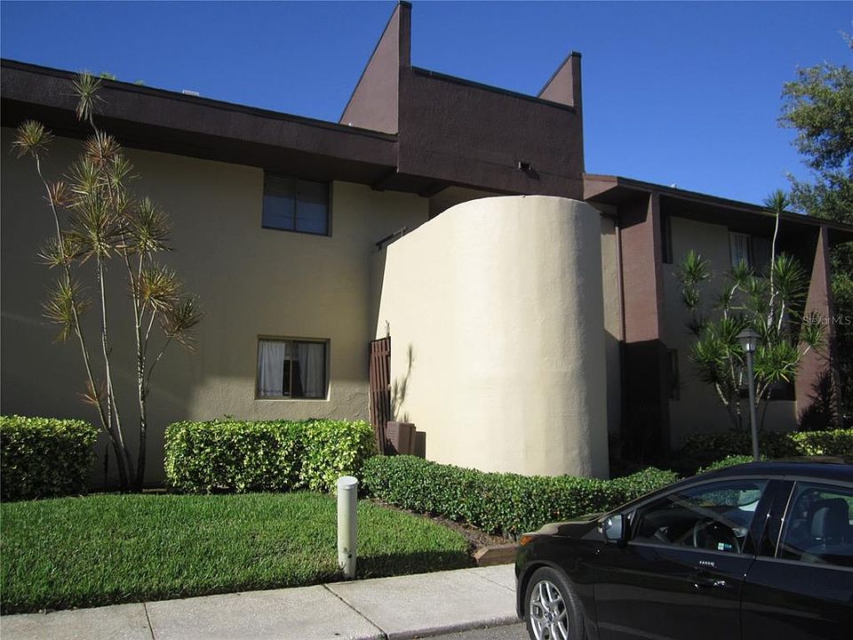 1st image of 895 N VILLAGE DRIVE N #202