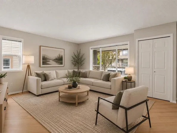 66 W Citadel Point NW, Calgary, AB T3G 5L2