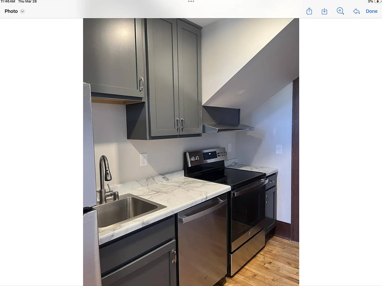 Studio, $1,000 — Photo 1