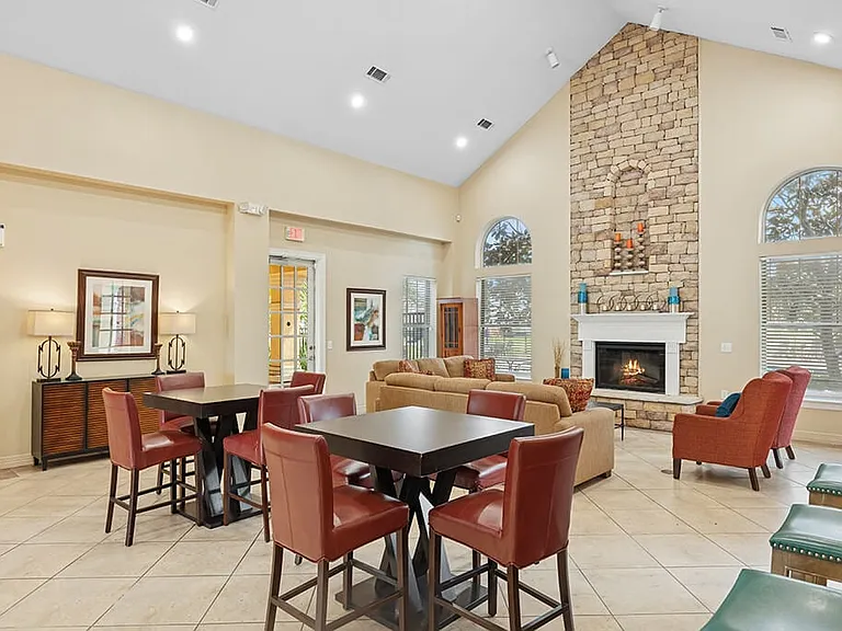 Ironwood Crossing Apartments & Townhomes — Photo 9