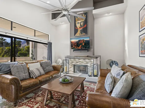 851 S Village Sq, Palm Springs, CA 92262