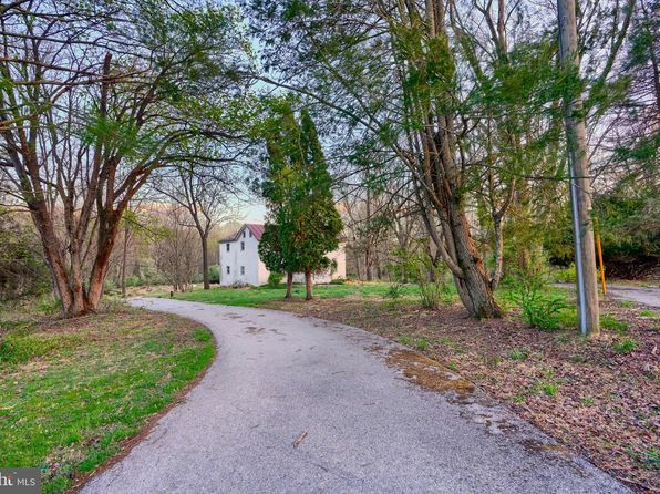 1873 Lakeland Dr, Finksburg, MD 21048
