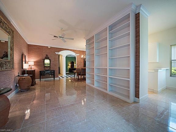 5th image of 933 Vistana Cir