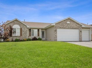 8441 Crooked Bend Rd, Machesney Park, IL 61115