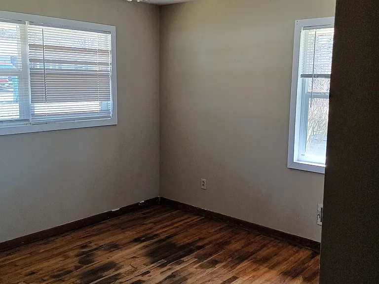 Pine Dr — Photo 21
