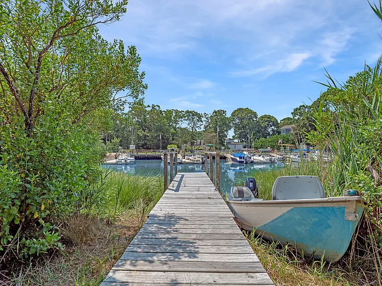 13 Waters Edge Rd — Photo 9
