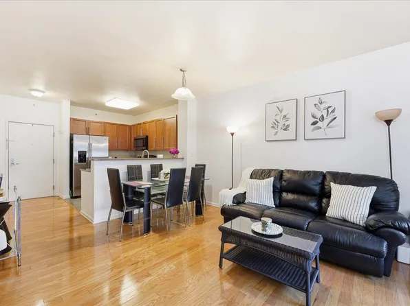 4 Constellation Place image 1 of 43