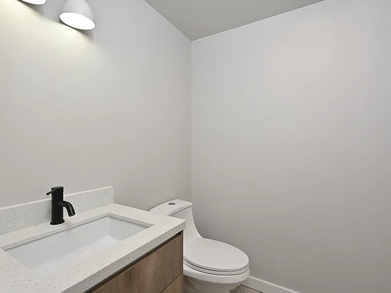Clara Apartments — Photo 81