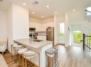 11021 Mikula Dr, Houston, TX 77043